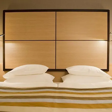 Savoy 5*
